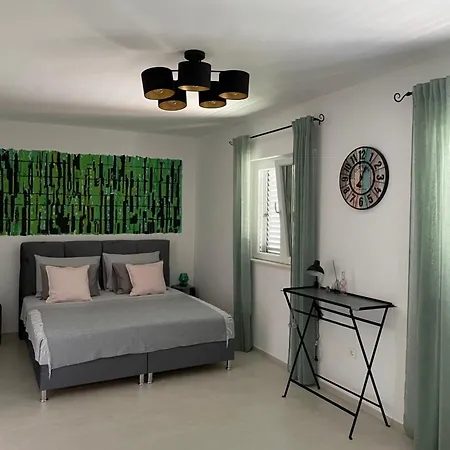 Yukka Comfor Center Hvar With Parking Apartmán *